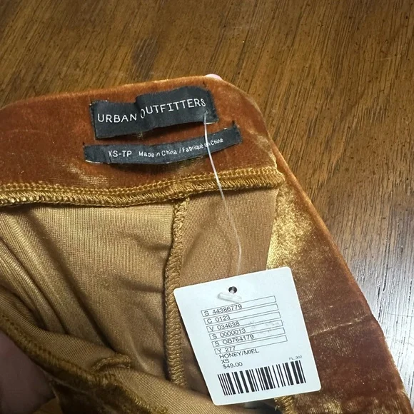 NWT Urban Outfitters Gold Velvet Flare Pants XS - Picture 5 of 5